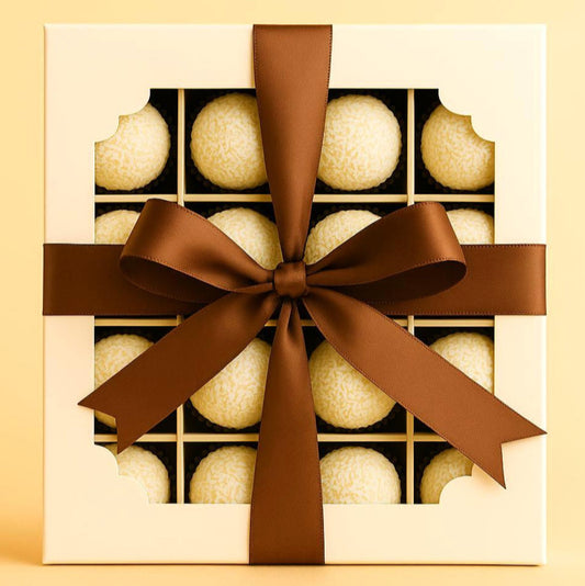 Coconut Brigadeiro Box - 16 units